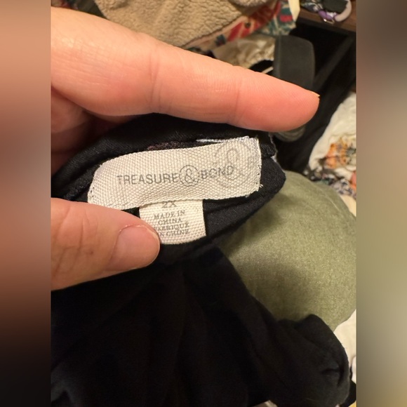 Treasure and bond rolled neck top - 2x - Picture 3 of 3